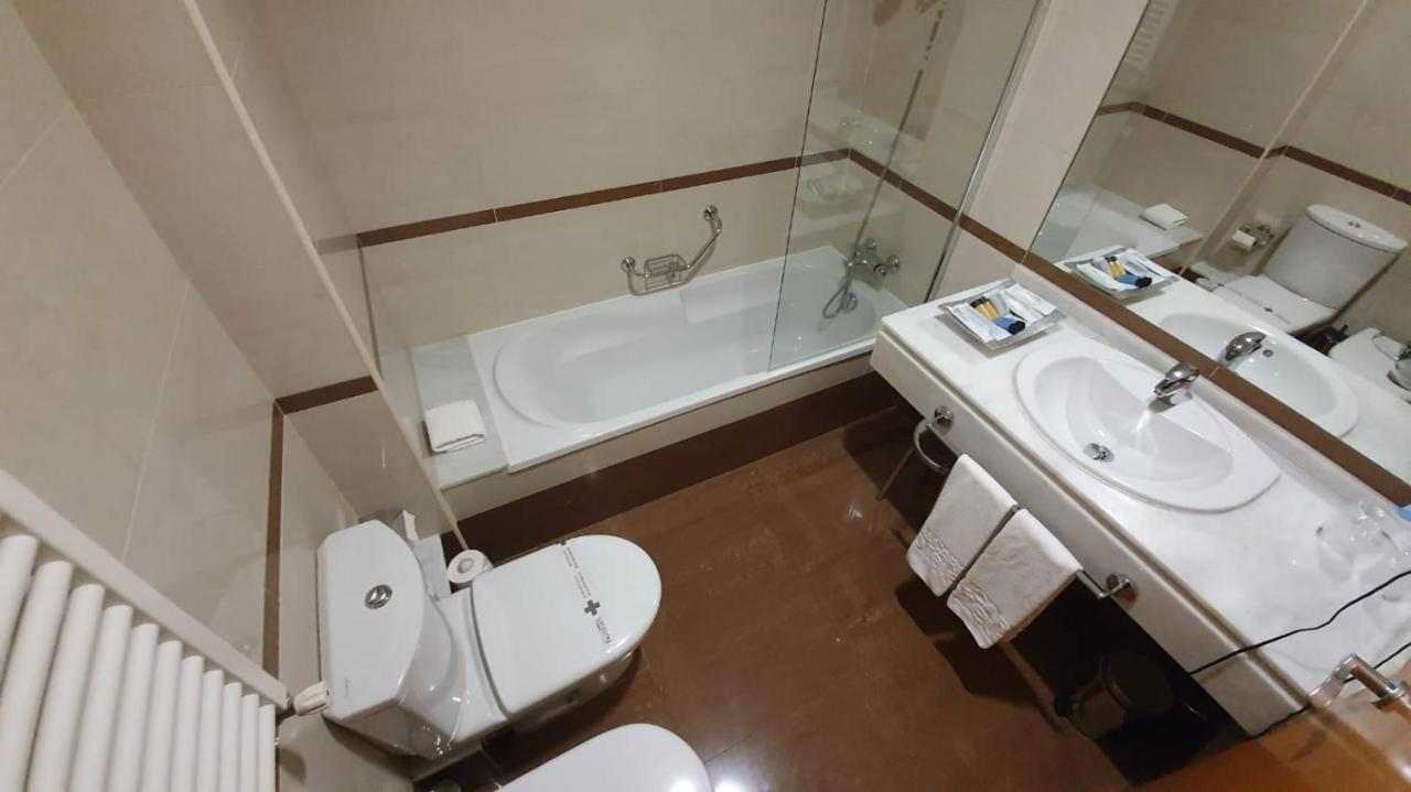 Hotel Valcarce Ferrol à Narón Extérieur photo